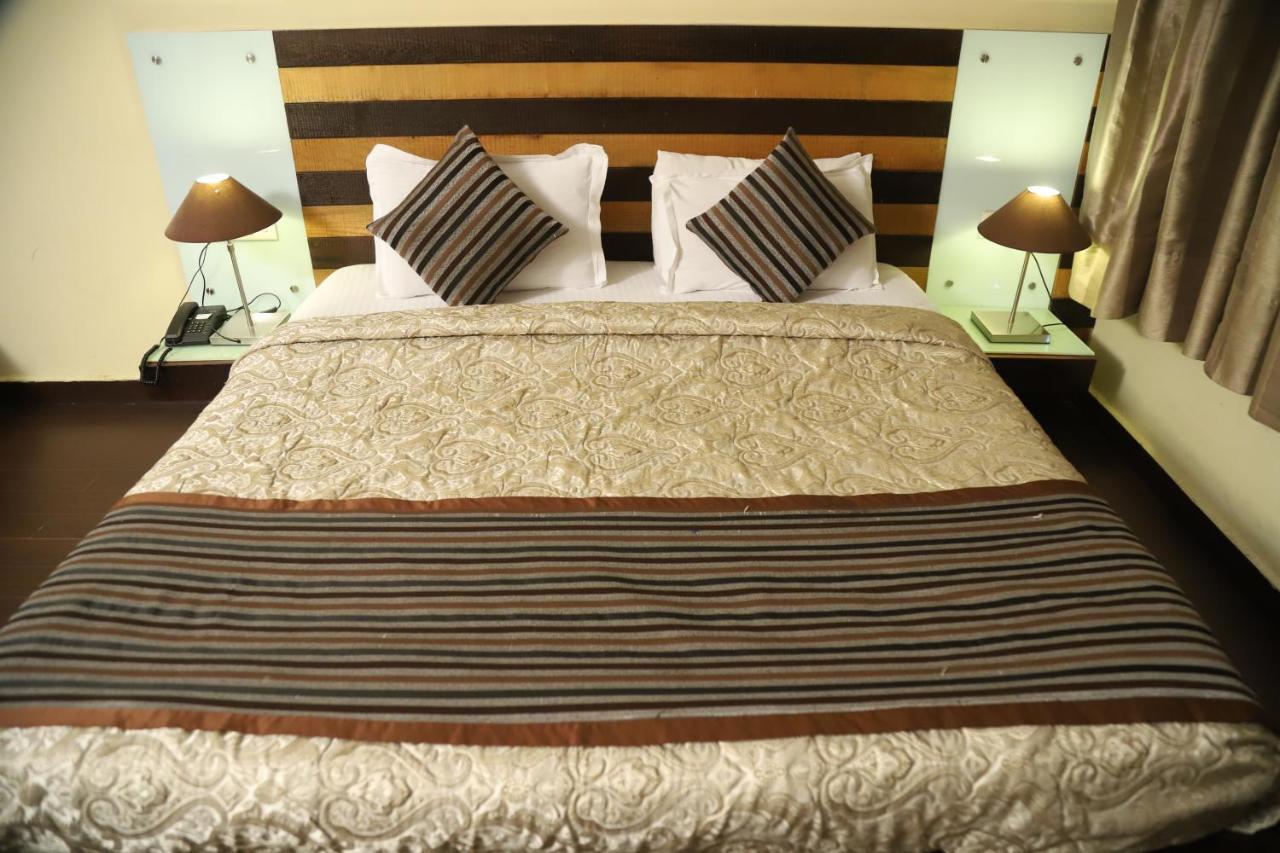 Hotel Residency Palace Джодпур Екстериор снимка